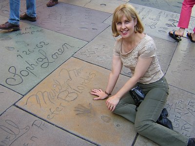 The *hands* are the same size as Marilyn's...